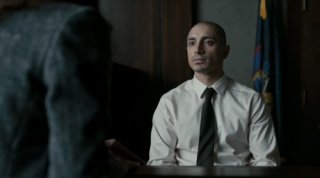 The Night Of: Riz Ahmed in una scena del finale di stagione