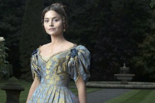 Victoria: Jenna Coleman in una scena della serie