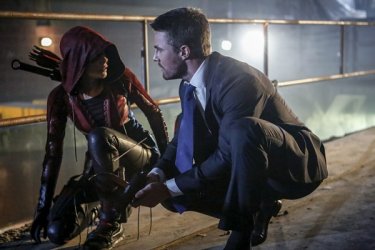 Arrow: Oliver e Speedy in un'immagine della quinta stagione