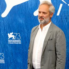 Venezia 2016: una foto di Sam Mendes al photocall delle giurie