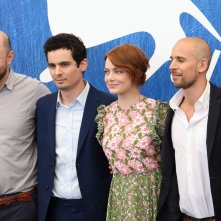 Venezia 2016: Damien Chazelle, Emma Stone, Fred Berger, Marc Platt, Jordan Horowitz  al Photocall di La La Land 