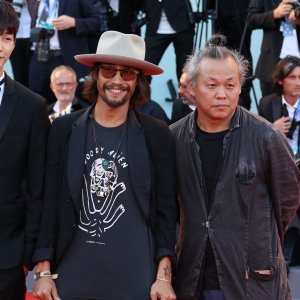 Venezia 2016: Kim Ki-duk, Ryoo Seung-bum, Lee Won-gun sul red carpet