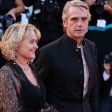 Venezia 2016: Jeremy Irons sul red carpet