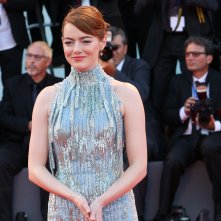Venezia 2016:Emma stone posa sul red carpet