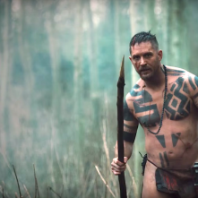 Taboo: Tom Hardy in una scena della serie