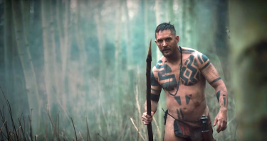 Taboo: Tom Hardy in una scena della serie