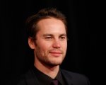 Taylor Kitsch sarà il capo di una setta nella miniserie Waco