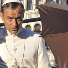 The Young Pope: un'immagine con Jude Law