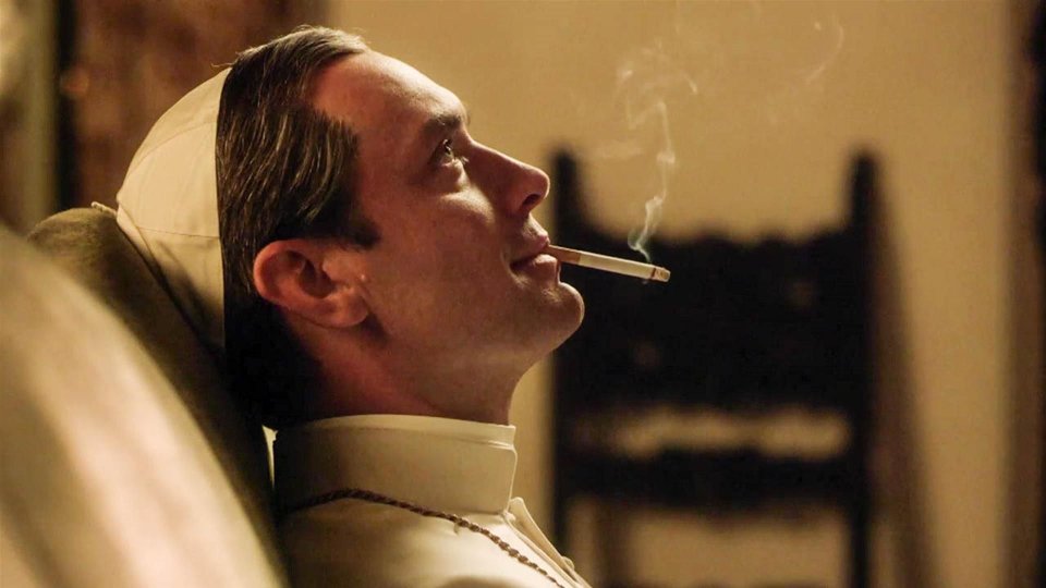 The Young Pope: una scena con Jude Law