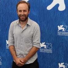 Venezia 2016: Derek Cianfrance posa al photocall di The Light Between Oceans