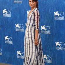 Venezia 2016: Alicia Vikander al photocall di The Light Between Oceans