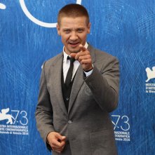 Venezia 2016: Jeremy Renner al photocall di Arrival