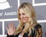 The Big Bang Theory, Kaley Cuoco azzarda un topless su Snapchat