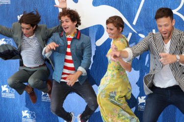 Venezia 2016: Brando Pacitto, Matilda Lutz, Taylor Frey, Joseph Haro scherzano al photocall de L’estate addosso