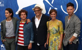 Venezia 2016: Brando Pacitto, Matilda Lutz, Taylor Frey, Joseph Haro con Gabriele Muccino al photocall de L’estate addosso