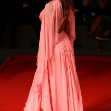 Venezia 2016: uno scatto di Belen sul red carpet di Arrival 