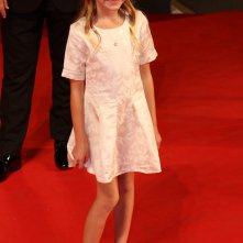 Venezia 2016: una piccola ospite sul red carpet di Arrival 