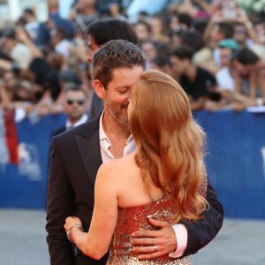 Venezia 2016: Amy Adams e Darren Le Gallo sul red carpet di Nocturnal Animals
