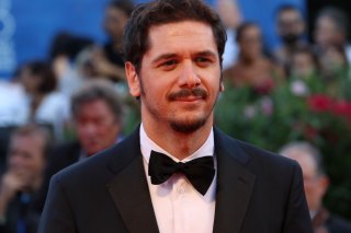 Venezia 2016: Gabriele Mainetti sul red carpet di Nocturnal Animals