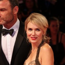 Venezia 2016: Naomi Watts con Liev Schreiber sul red carpet di The Bleeders
