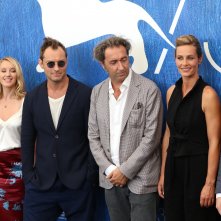 Venezia 2016: Paolo Sorrentino, Jude Law, Cécile de France, Ludivine Sagnier, Scott Shepherd al photocall di The Young Pope
