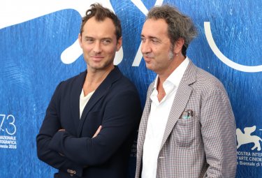 Venezia 2016: Paolo Sorrentino e Jude Law al photocall di The Young Pope