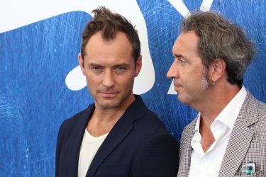 Venezia 2016: Jude Law e Paolo Sorrentino al photocall di The Young Pope