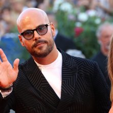Venezia 2016: Marco D'Amore sul red carpet di The Young Pope