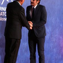 Venezia 2016: James Franco e Alberto Barbera sul tappeto rosso di In Dubious Battle