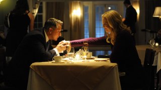 Antohny Lapaglia e Joan Allen in una scena di The Good Marriage