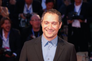 Venezia 2016: Claudio Santamaria sul red carpet del premio Persol