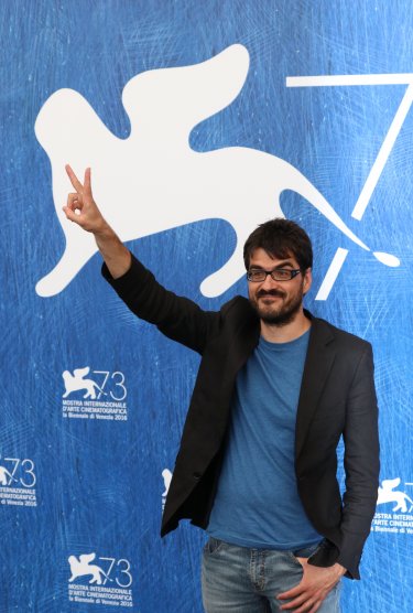 Venezia 2016: uno scatto di Roan Johnson al photocall di Piuma