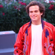 Venezia 2016: Brando pacitto sul red carpet di Piuma