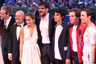 Venezia 2016: Roan Johnson, Luigi Fedele, Blu Yoshimi, Brando Pacitto, Michela Cescon sul red carpet di Piuma