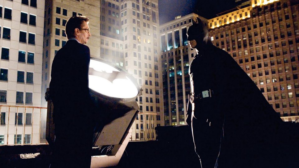 Christian Bale in una scena di Batman Begins
