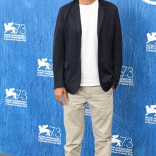 Venezia 2016: uno scatto di Kim Rossi Stuart al photocall di Tommaso