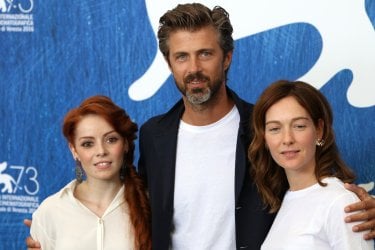 Venezia 2016: Kim Rossi Stuart, Cristiana Capotondi, Camilla Diana al photocall di Tommaso