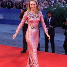 Venezia 2016: Suki Waterhouse sul red carpet di The Bad Batch
