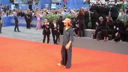 The Bad Batch: Suki Waterhouse e Ana Lily Amirpour sul tappeto rosso di Venezia 2016