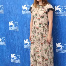 Venezia 2016: Natalie Portman posa al photocall di Jackie