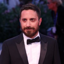 Venezia 2016: Pablo Larraín sul red carpet di Jackie