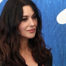 Venezia 2016: Monica Belluci posa al photocall di On the Milky Road