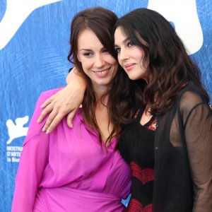 Venezia 2016: Monica Bellucci e Sloboda Mićalović al photocall di On the Milky Road
