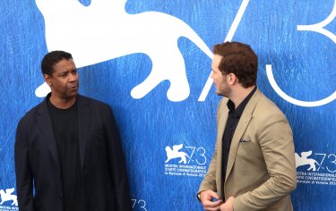 Venezia 2016: Denzel Washington e Chris Pratt al photocall de I magnifici 7