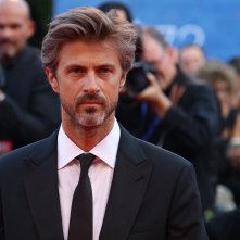 Venezia 2016: Kim Rossi Stuart sul red carpet della cerimonia di premiazione