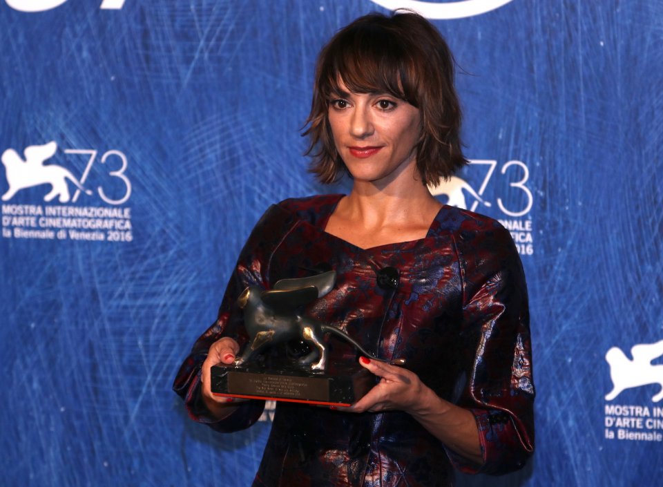 Venezia 2016: Ana Lily Amirpour al photocall dei premiati