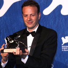 Venezia 2016: Amat Escalante al photocall dei premiati