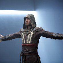 Assassin's Creed: una foto del protagonista Michael Fassbender