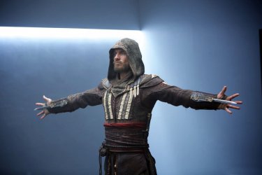 Assassin's Creed: una foto del protagonista Michael Fassbender