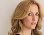 Toni Collette e Gillian Anderson affiancano Clive Owen in Andorra